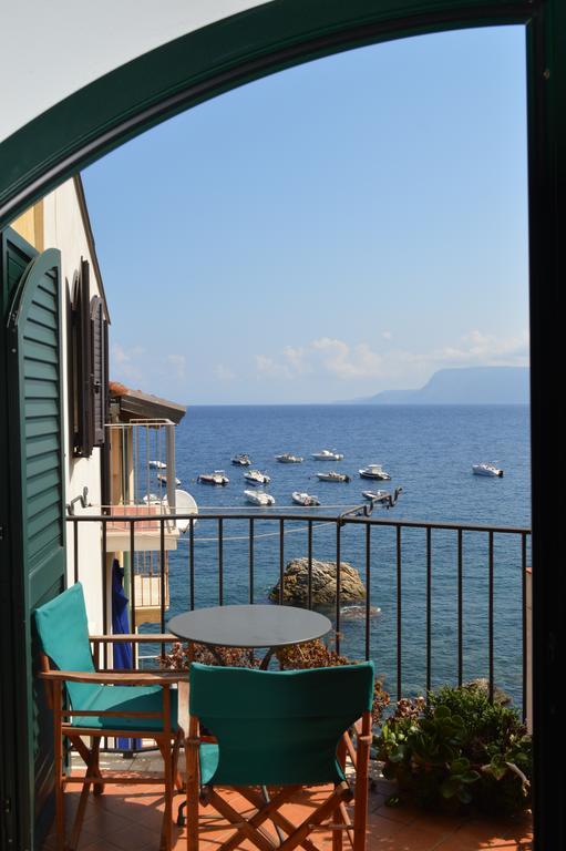 Le Piccole Grotte Bed & Breakfast Шила Екстериор снимка