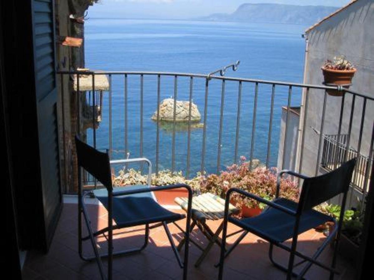 Le Piccole Grotte Bed & Breakfast Шила Екстериор снимка