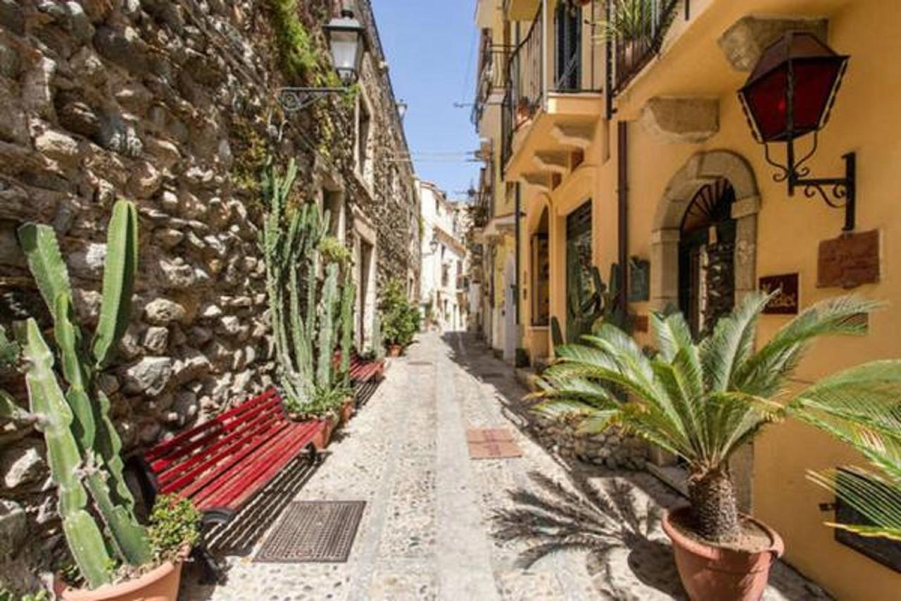 Le Piccole Grotte Bed & Breakfast Шила Екстериор снимка