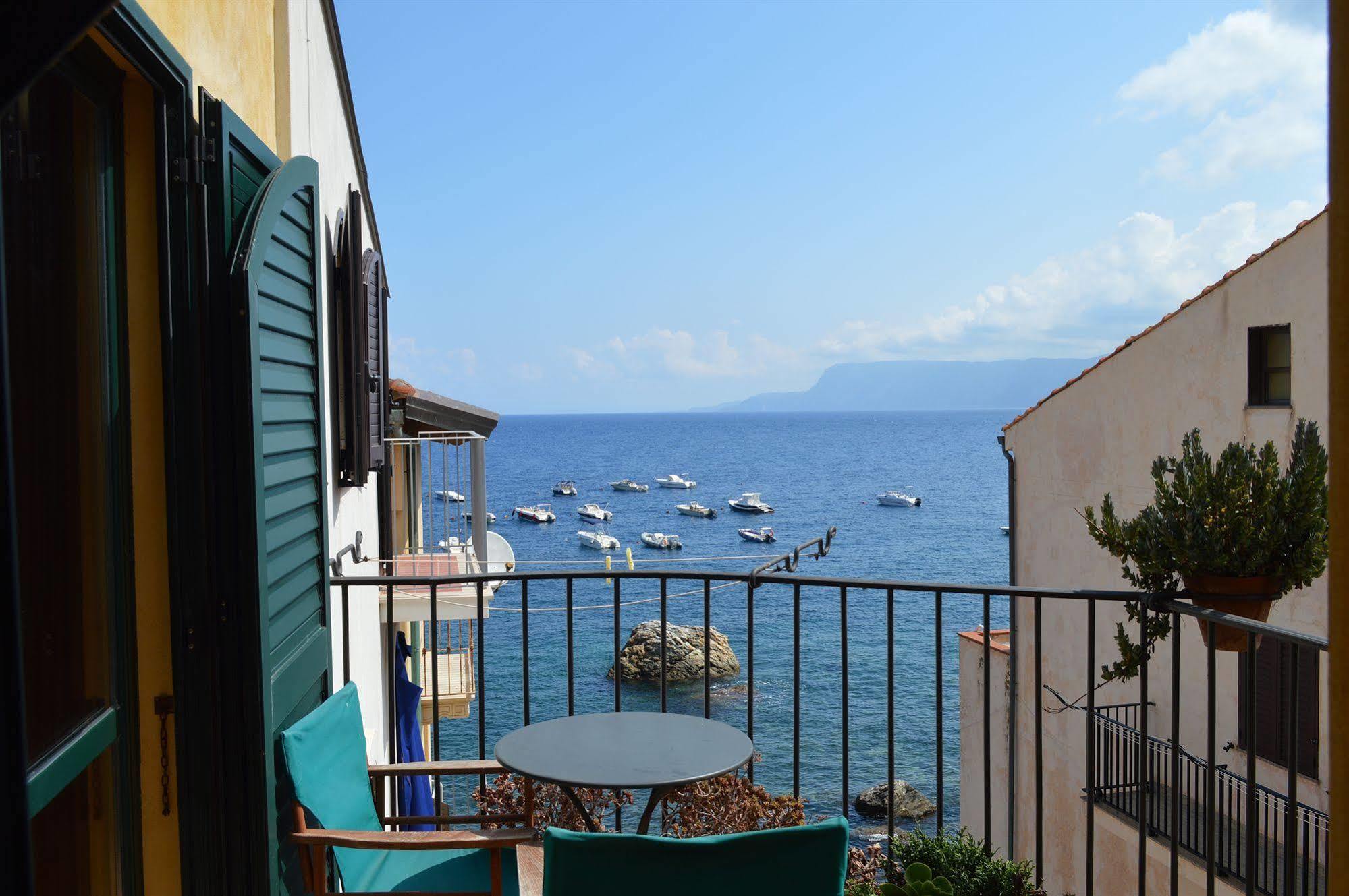 Le Piccole Grotte Bed & Breakfast Шила Екстериор снимка